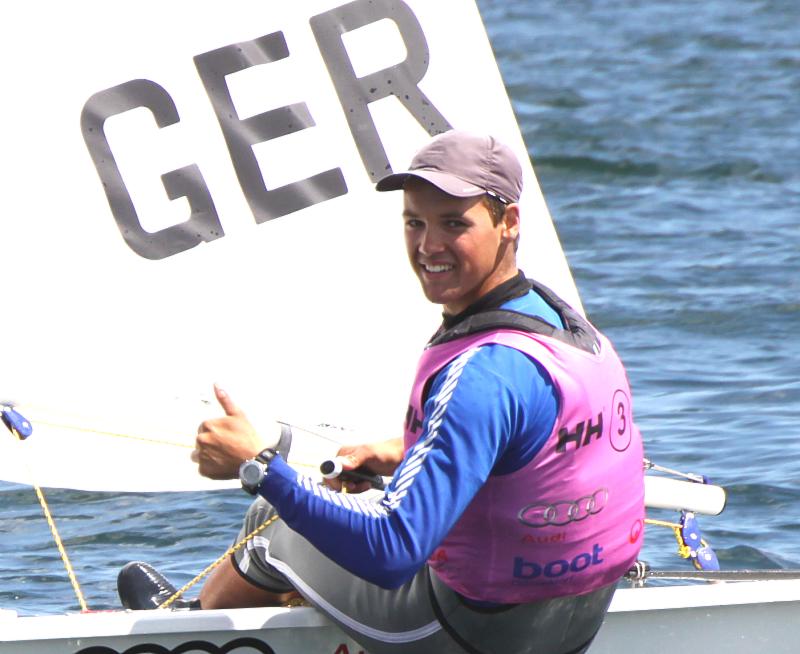 Laser-Segler Philipp Buhl unter den besten Zehn der Welt.      (Bild: F. Buhl)